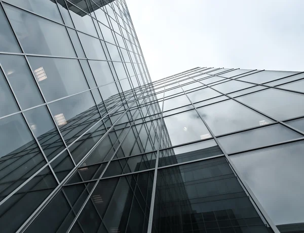 Widok perspektywiczny planowanego do czarnego szkła wysokich budynków drapacze chmur — Zdjęcie stockowe