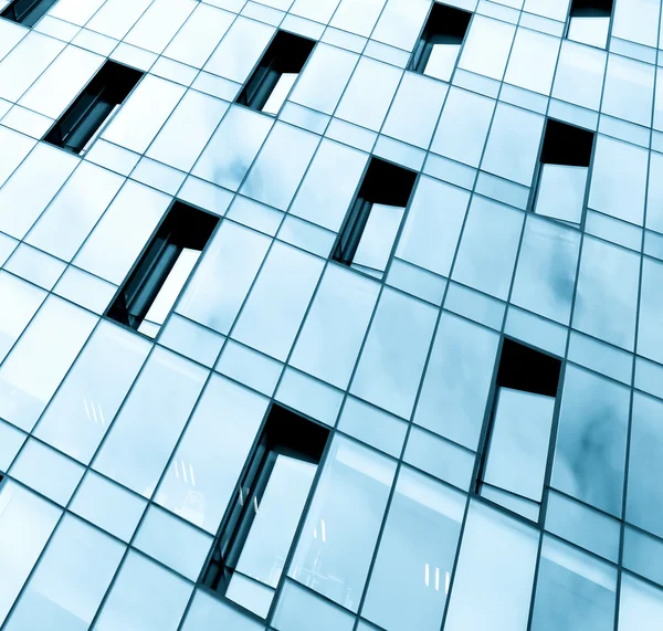 Edifício corporativo high-rise de vidro azul — Fotografia de Stock