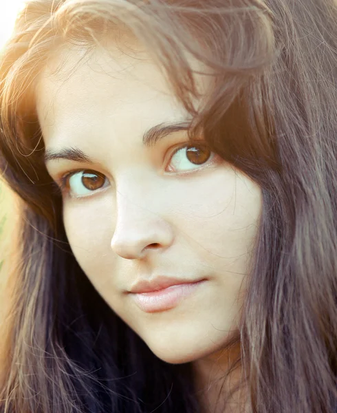 Güzel sevimli genç kız portresi — Stok fotoğraf