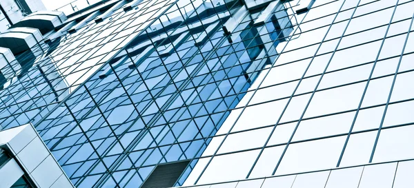 ダウンタウン、ビジネスの背景のパノラマ ガラスの摩天楼 — ストック写真