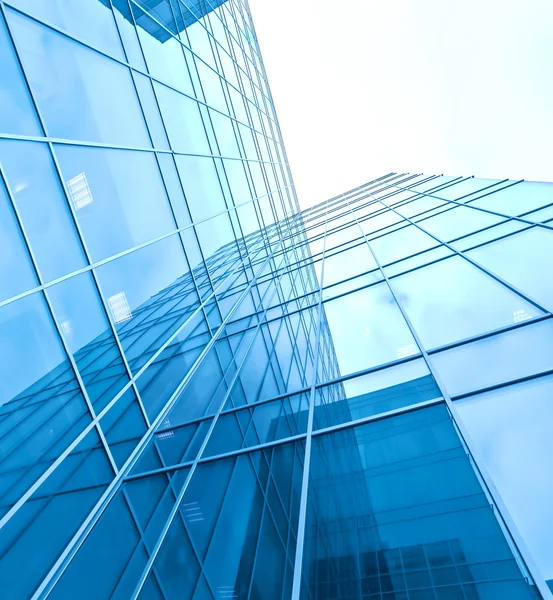 Vidro turquesa edifício corporativo high-rise — Fotografia de Stock