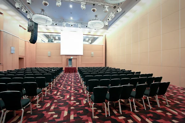 Interieur van moderne conferentiezaal — Stockfoto
