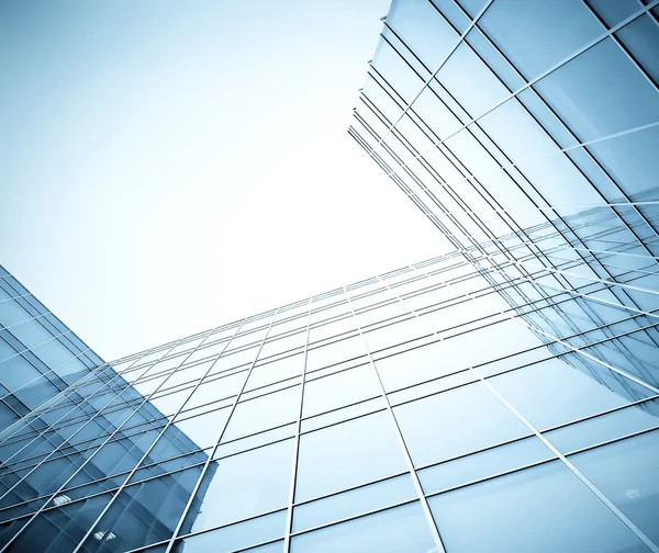 Az üveg felhőkarcoló perspektivikus nézet ingatlan blokk — Stock Fotó