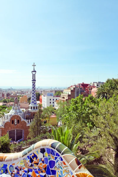 Barcelona, spanien - 25. juli: der berühmte park guell am 25. juli 2011 in barce — Stockfoto