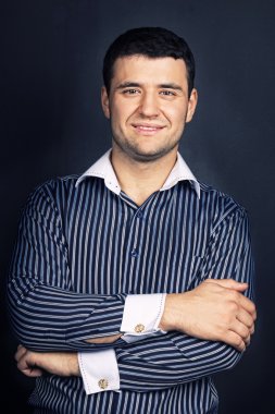 moda yakışıklı adam poz