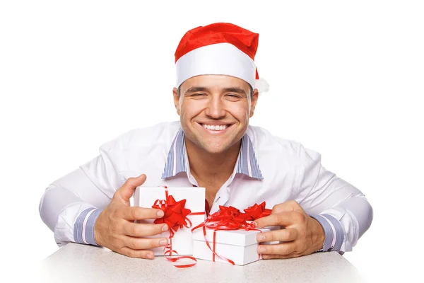 Bild eines attraktiven Männchens mit Weihnachtsgeschenken — Stockfoto