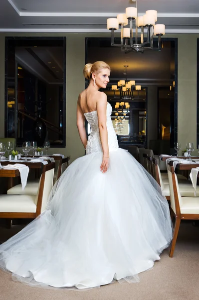Beautiful bride in the restaurant — Stock Photo, Image