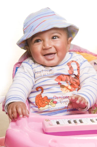 Sul asiático bonito bebê menino — Fotografia de Stock