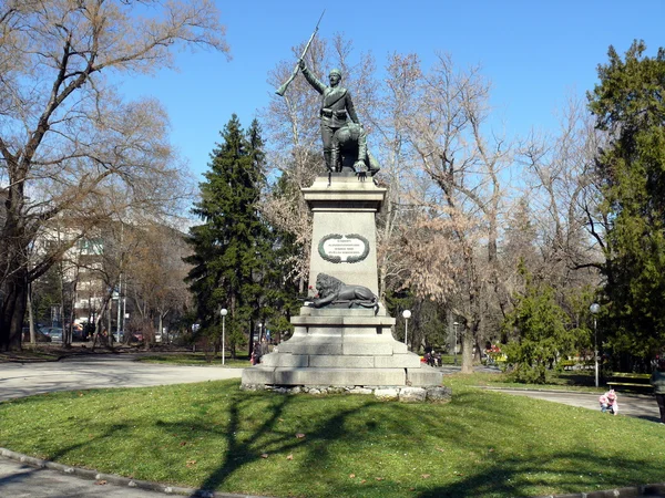 Памятник сербско-болгарской войне в центре Плевны, Болгария — стоковое фото