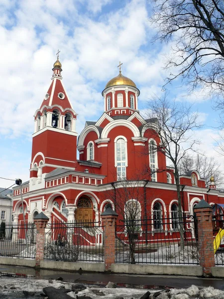 Church of annunciation of saint godmother in Petrovski park. Moscow, Russia — Stock Photo, Image