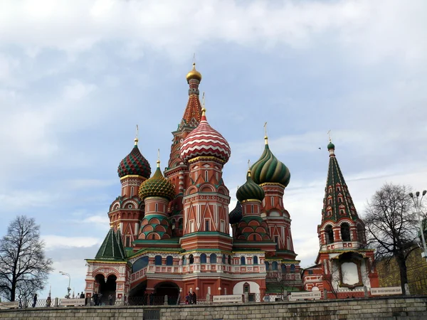Catedral de San Basilio en Moscú, Rusia — Foto de Stock