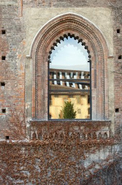 sforzesco castle, milan penceresi