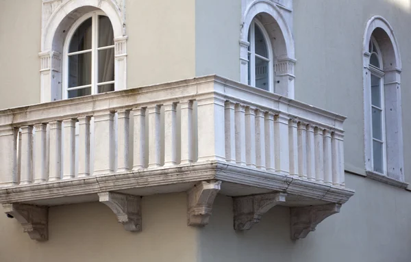 Klasyczne balkon, trieste — Zdjęcie stockowe