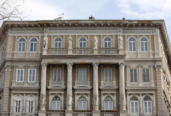 Edifício antigo, Trieste — Fotografia de Stock