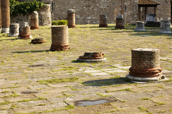 St Giusto римських руїн, Трієст — стокове фото