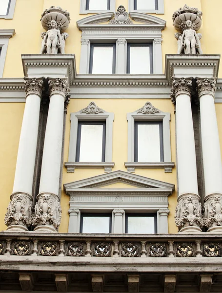 Antico edificio, Trieste — Foto Stock