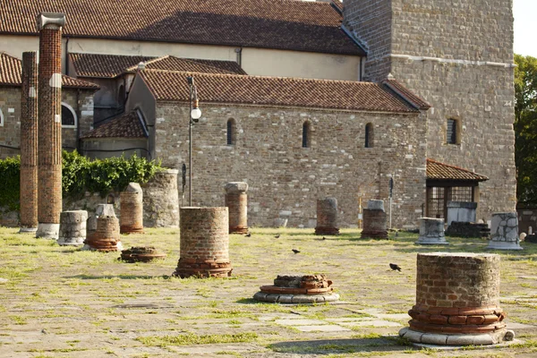 Руины римлян Святого Джусто — стоковое фото