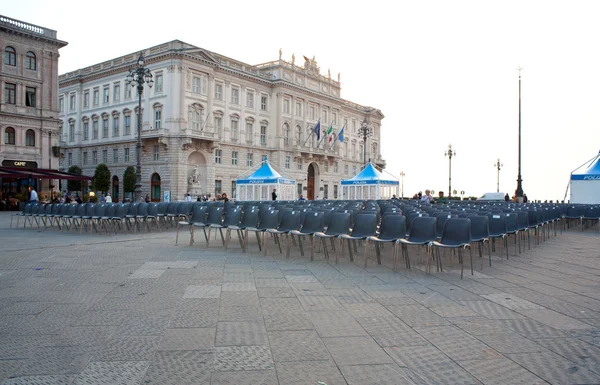 Chairs in the Units square, Trieste — Stock Photo, Image