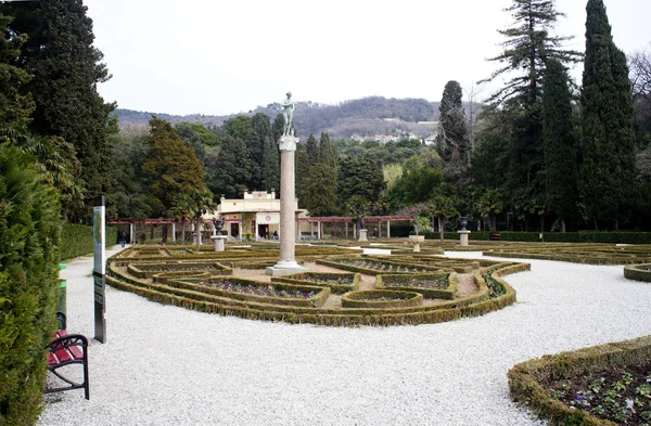 Парк, замок Мирамаре. Триест — стоковое фото