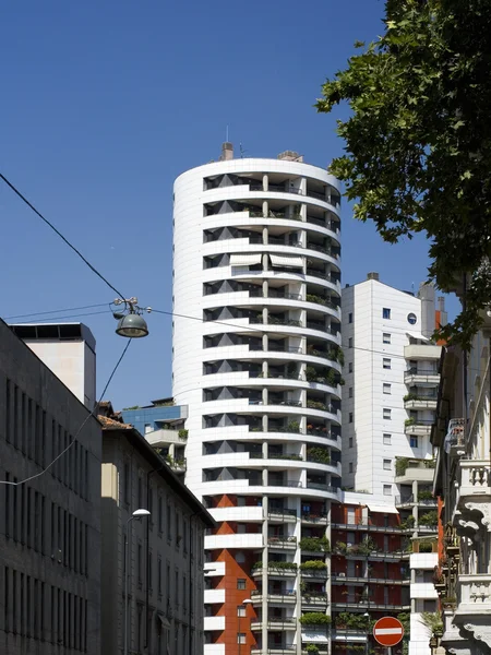 Modern building, Milan — Stock Photo, Image