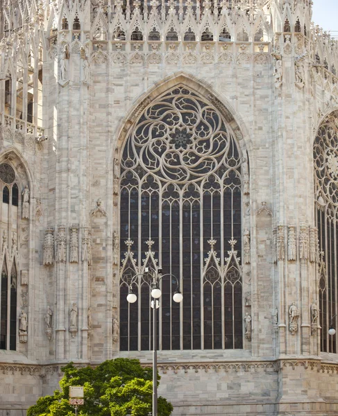 Janelas da catedral de Milão — Fotografia de Stock