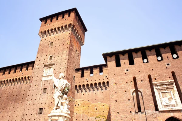 Nepomuk altında Milano sforzesco castle of St. john — Stok fotoğraf