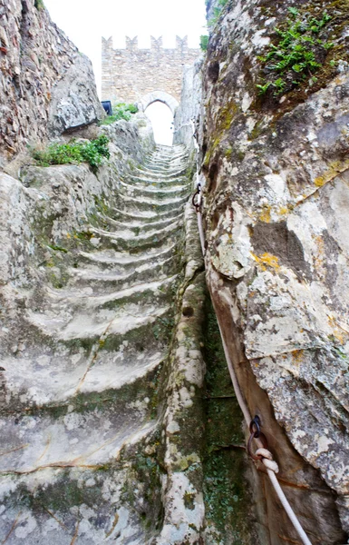 Oude staircas, middeleeuwse kasteel van sperlinga, Sicilië — Stockfoto