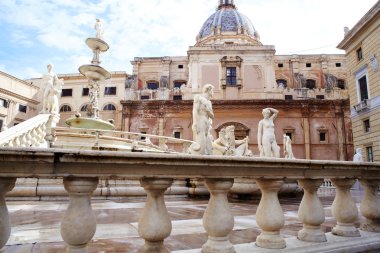 Fontana delle vergogne piazza Pretoria Palermo