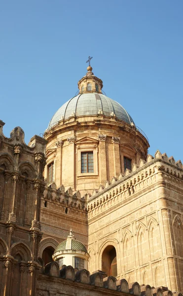 Kathedraal van vergine maria santissima assunta in cielo, palermo — Stockfoto
