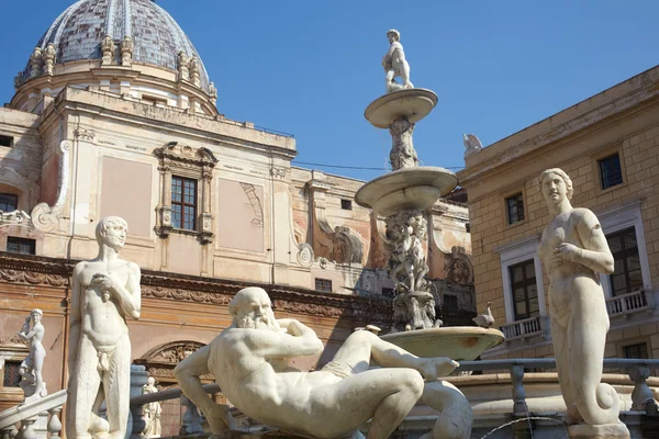 Fontana delle Vergogne in Piazza Pretoria in Palermo — Stock Photo, Image