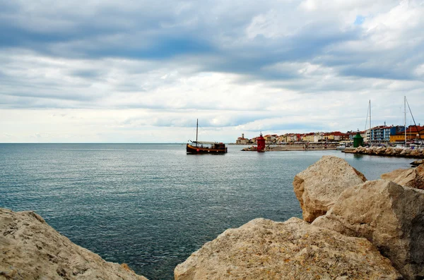 Barco, Mar de Piran —  Fotos de Stock