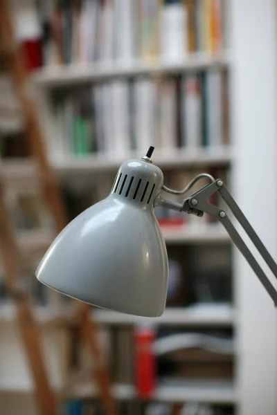 Vecchia lampada grigia — Foto Stock