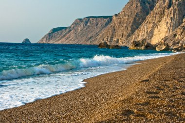 plajda ayak izleri