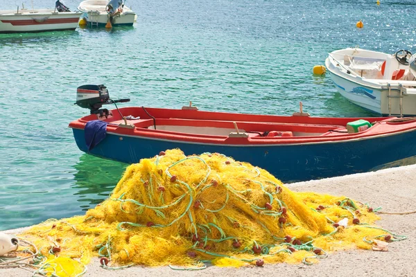 Желтые рыболовные сети — стоковое фото
