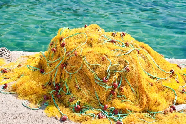 Redes de pesca amarela — Fotografia de Stock
