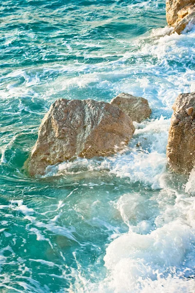 Скалы в море — стоковое фото
