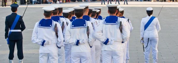 水手穿着白色制服 — 图库照片