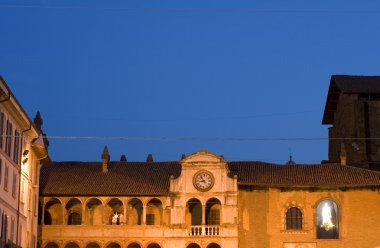 plaza Vittoria e broletto, pavia