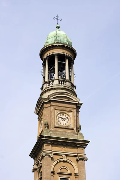 Dzwon tyower, st. luigi kościoła w Mediolanie — Zdjęcie stockowe