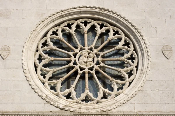 Rose window of Muggia cathedral — Stock Photo, Image