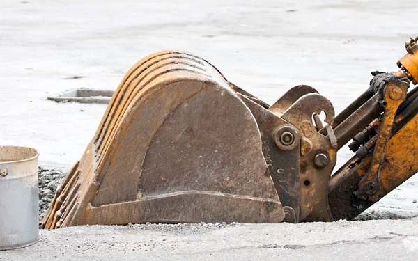 Bir kazıcı kovası — Stok fotoğraf