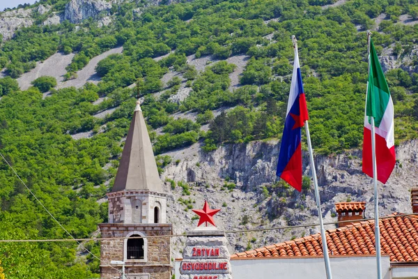 Republiek Slovenië en Italiaanse vlaggen — Stockfoto