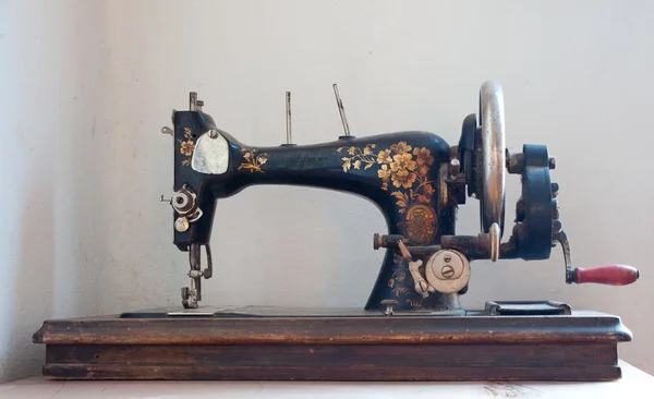 Máquina de costura vintage — Fotografia de Stock