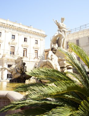 artemide, ortigia - siracusa Çeşmesi