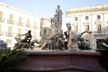 artemide, ortigia - siracusa Çeşmesi