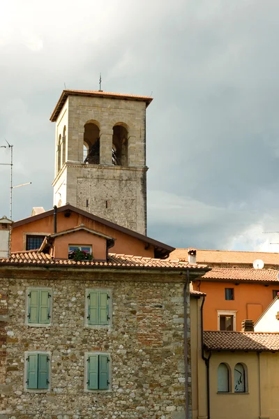 Glockenturm von St. Pietro und St. Biagio, cividale del friuli — Stockfoto