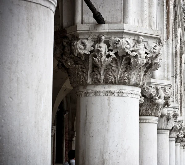 Colonnes corinthiennes de Venise — Photo