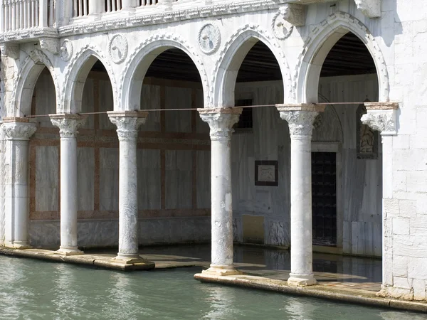 Columnata veneciana típica, Venecia —  Fotos de Stock