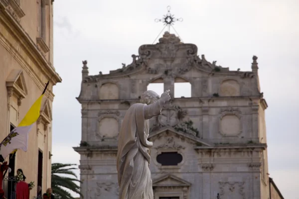 圣彼得雕像、 锡拉库扎大教堂 — 图库照片