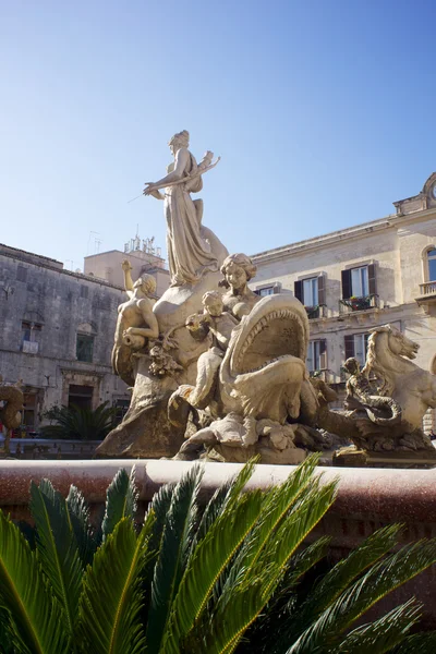 Artemid-Brunnen in Siracusa — Stockfoto